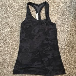 Lululemon cool racerback camo women’s tank top size 6